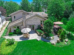 228 Coe Rd, Clarendon Hills, IL 60514