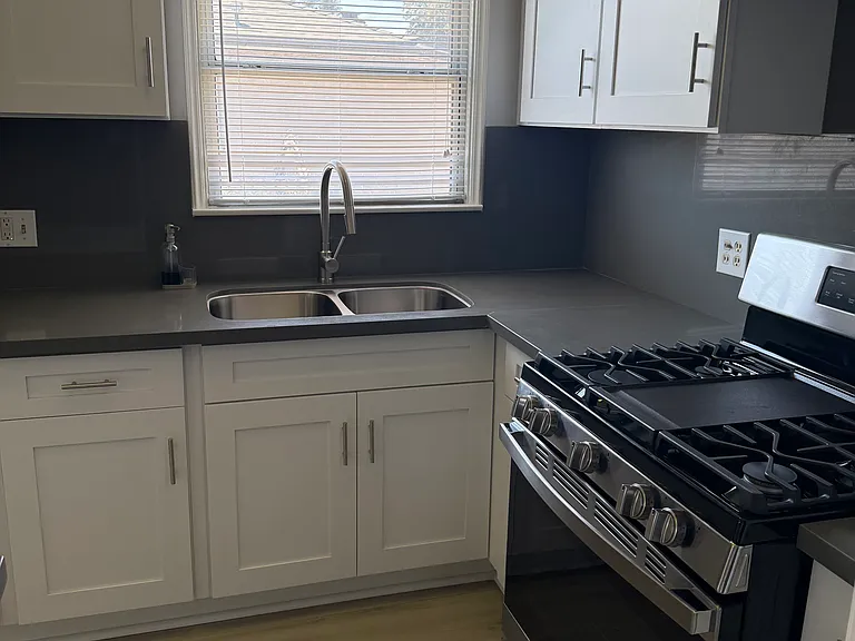2386 Woods Ave — Photo 5