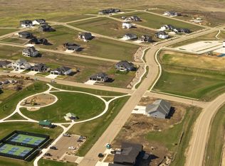 4303 Elk Ridge Dr, Bismarck, ND 58503