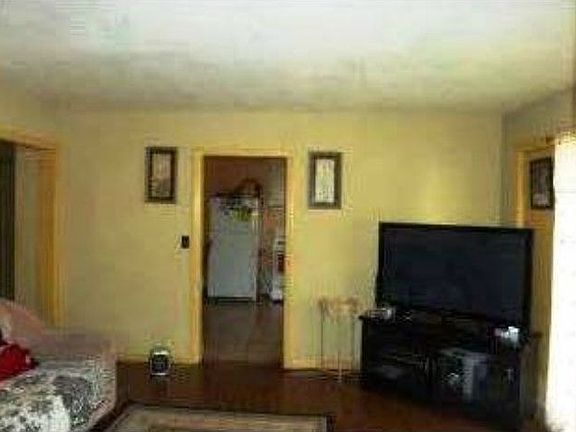 2nd image of 535 Chestnut St
