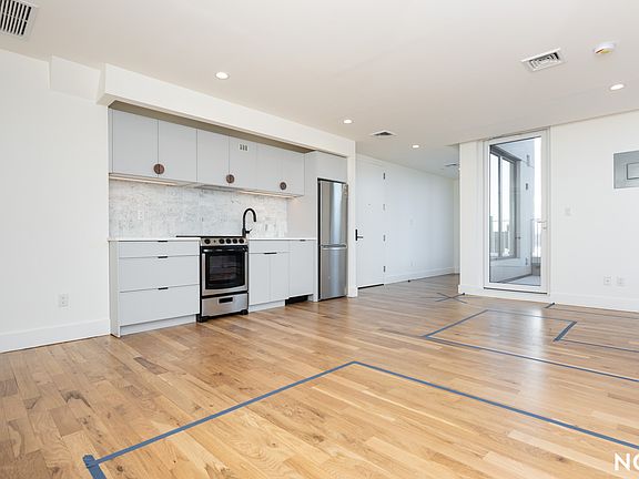 4th image of 33 Franklin St #704
