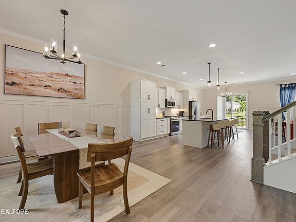 4th image of 1110 Cedar Break Dr