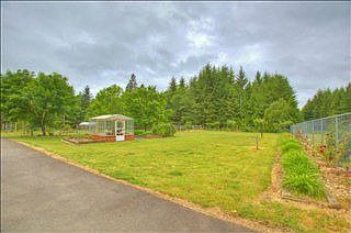 3rd image of 600 E Willchar Blvd