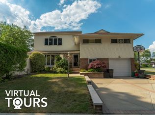 1423 Rose Ln, East Meadow, NY 11554