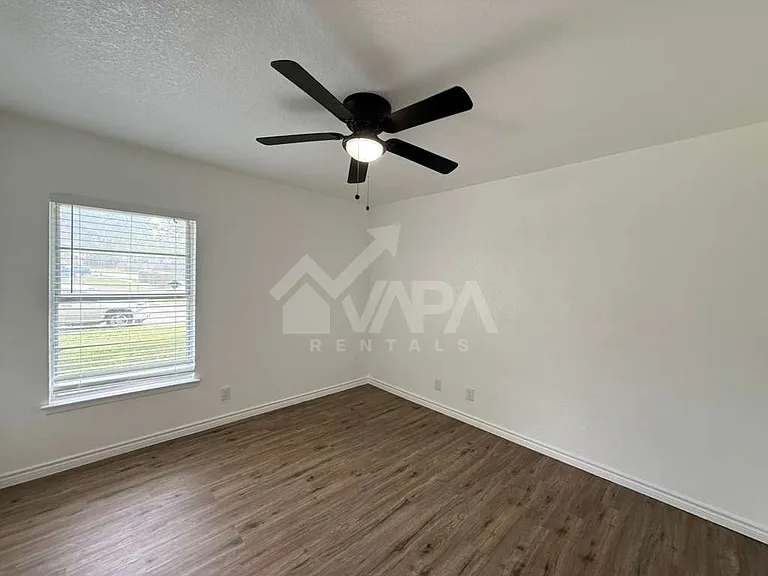5214 Charolais Dr — Photo 10