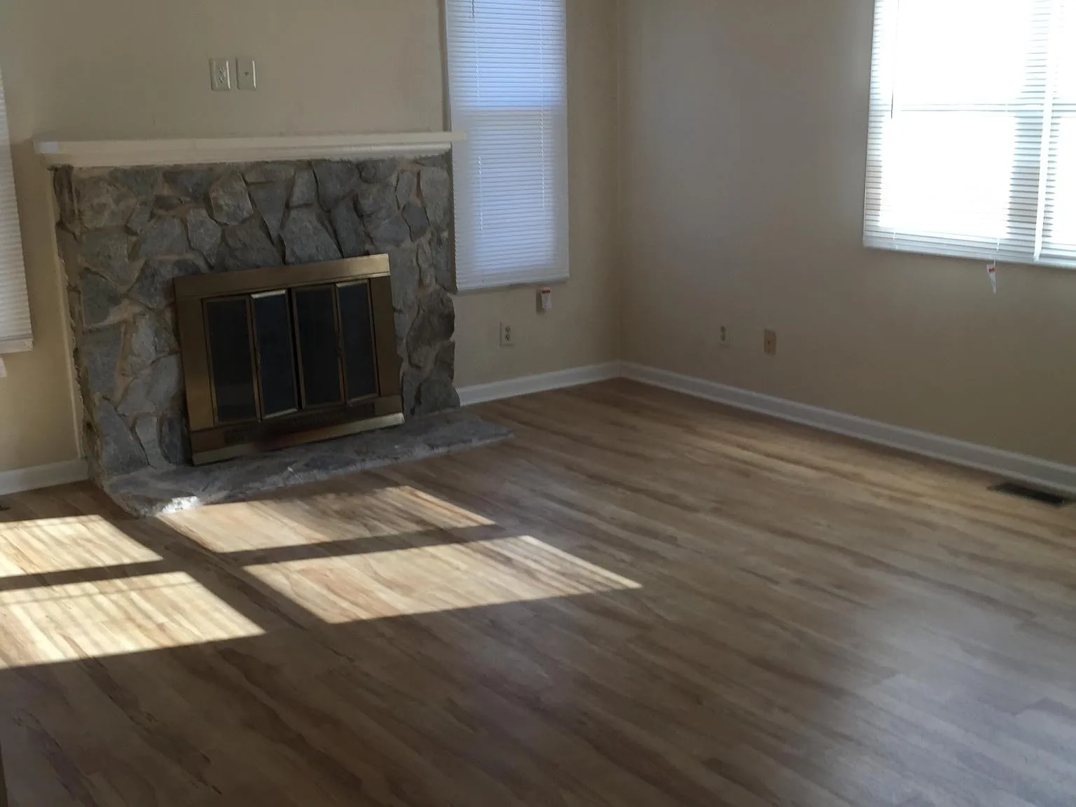2 bed, 1038 sqft, $2,395 — Photo 3