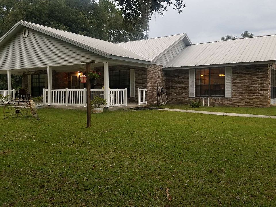 1st image of 643 SW Satellite Ln