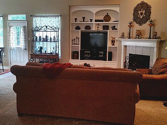 5th image of 3702 Walden Dr