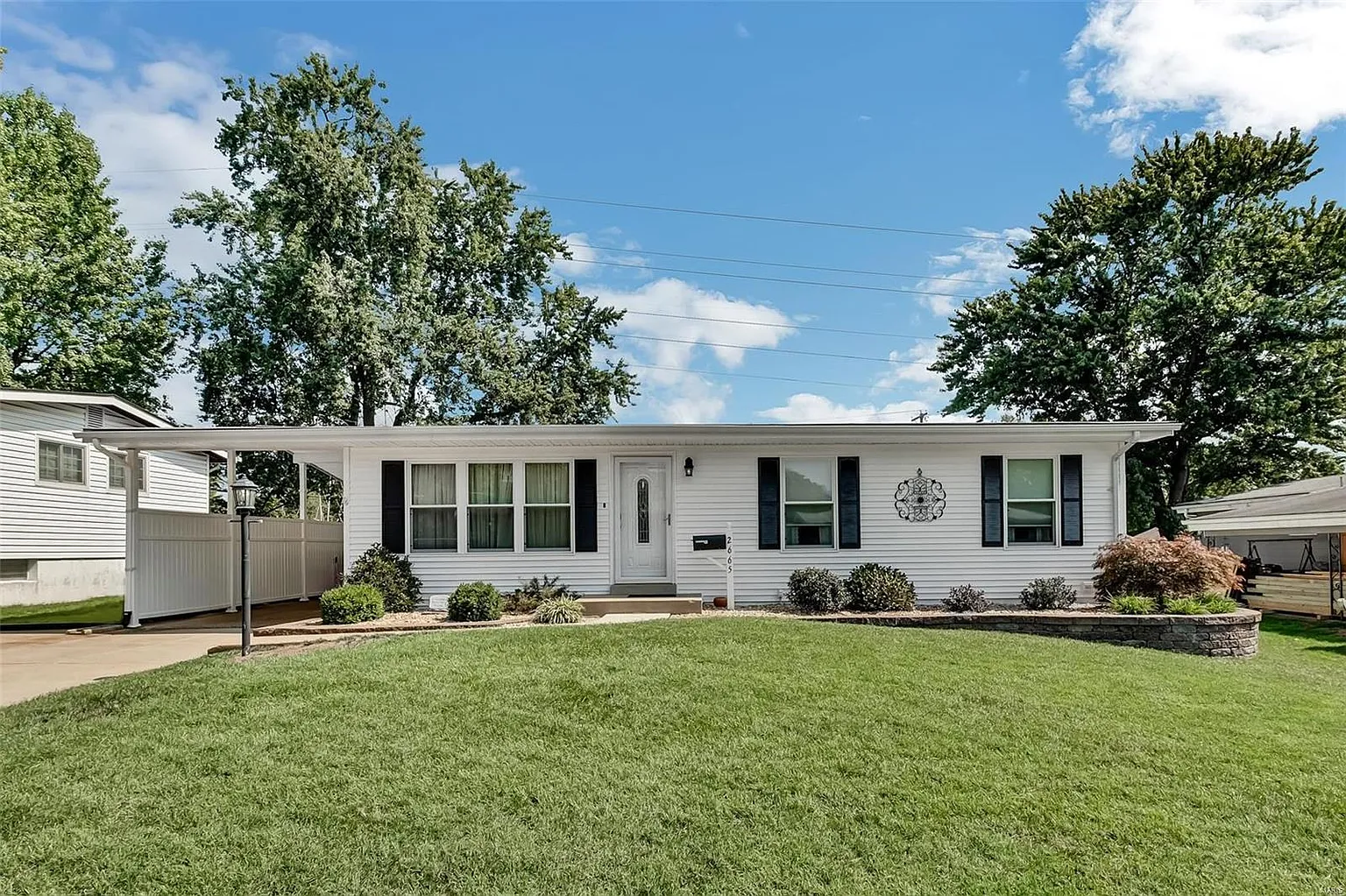 2665 Dove Dr photo 1