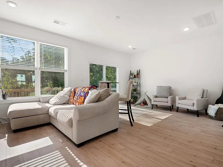 2115 Opulent Oaks Ln — Photo 10