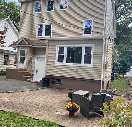 3rd image of 50 Elliott Pl