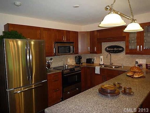 5th image of 4308 Windwood Cres