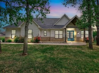 130 Mohave Dr E, Lake Kiowa, TX 76240