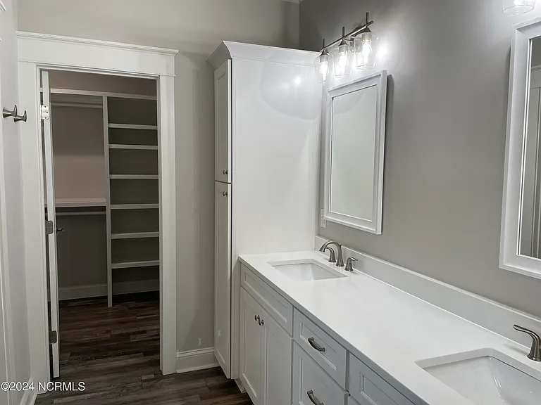 1267 Linden Rd — Photo 6