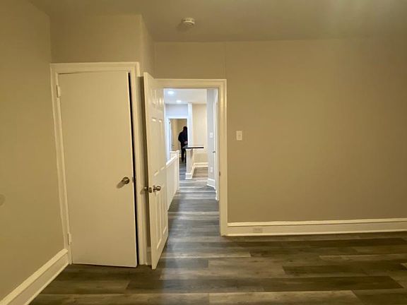 4th image of 1034 W Olney Ave