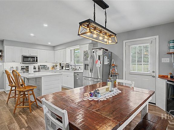 3rd image of 12418 Deerfield Road