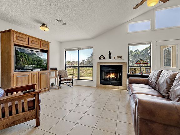 3rd image of 102 N Pitchfork Dr
