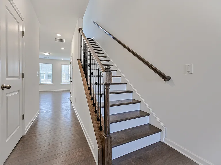 3928 Hester St — Photo 19