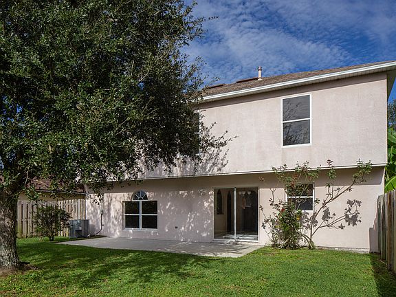 3rd image of 3843 La Flor Dr