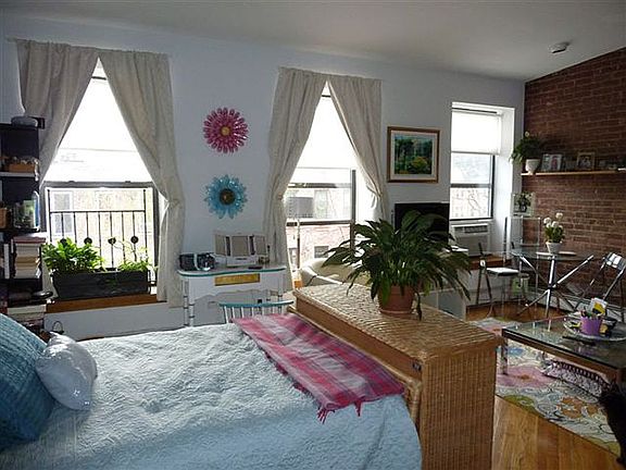 3rd image of 58 W 89th St APT 4R