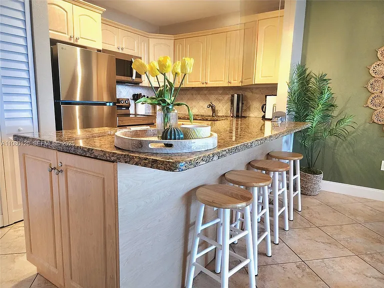 3505 S Ocean Dr #407 — Photo 7