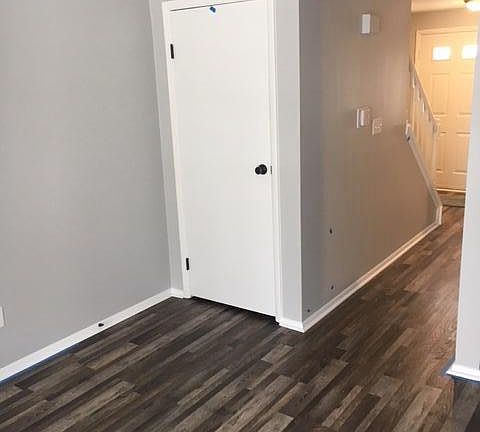 3rd image of 3833 Lake Run Blvd