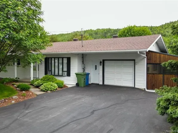 21 Anna St, Edmundston, NB E7B 1A9