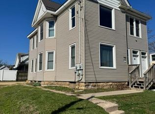 2233 Jackson St, Dubuque, IA 52001