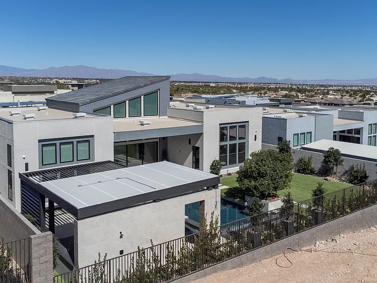 10949 Rossa Peak Ave — Photo 101