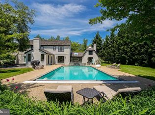 9806 Meriden Rd, Potomac, MD 20854