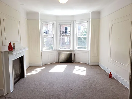 Rented by Astoria Realty | media 10