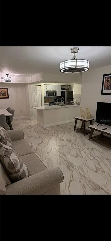 2 bed, 2.0 bath, 938 sqft, $1,700 — Photo 3