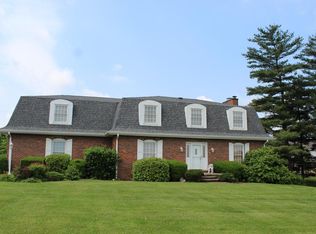 1410 Golf Manor Dr, Maysville, KY 41056
