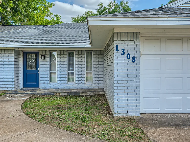 1308 Ashbury Dr — Photo 25
