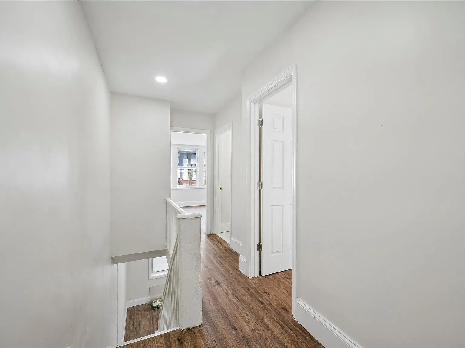 5618 Malcolm St — Photo 2