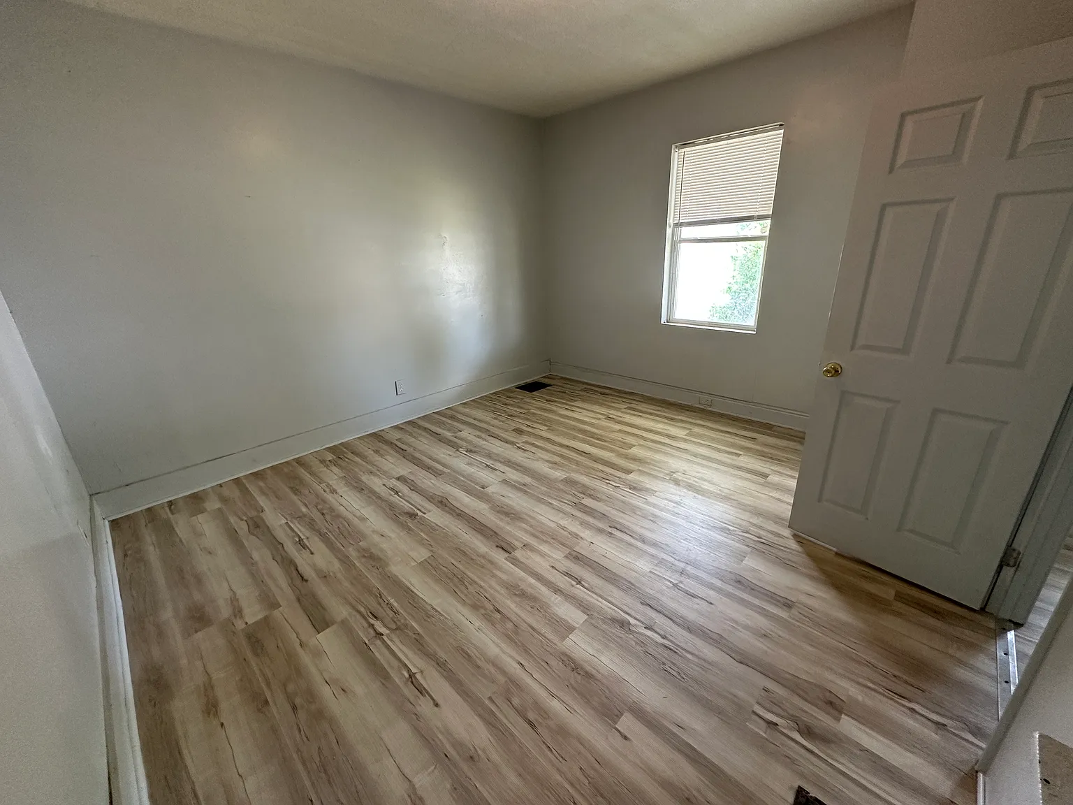 4 bed, 1410 sqft, $1,600 — Photo 3