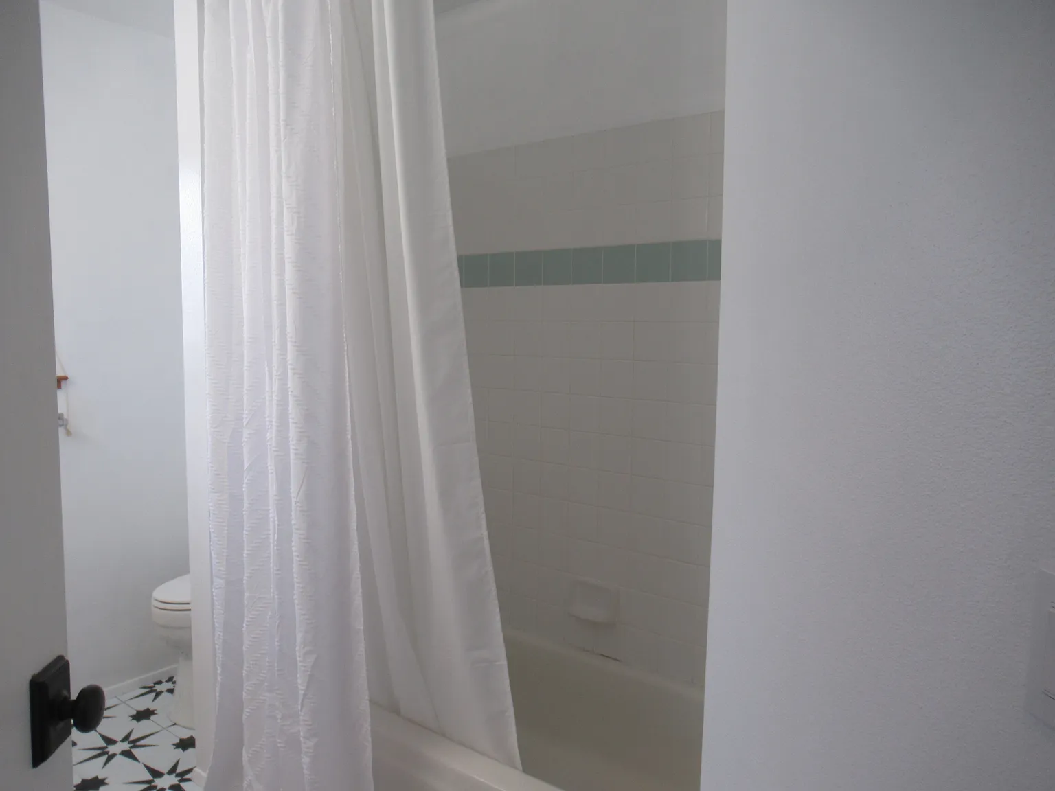 3 bed, 1858 sqft, $2,975 — Photo 4
