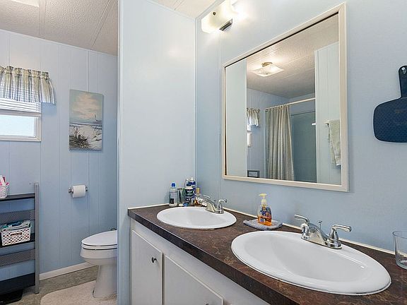 5th image of 204 50th Avenue Dr E