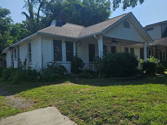 3rd image of 915 E 35th St