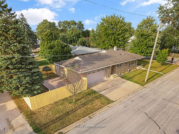 2nd image of 1701 Highland Ave