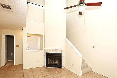 4th image of 512 Eberhart Ln APT 704