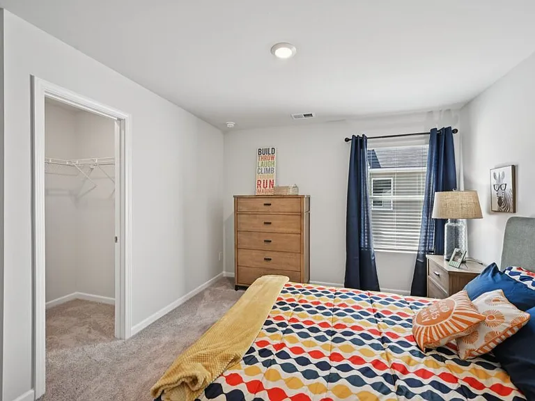 423 Lanier Cir — Photo 33