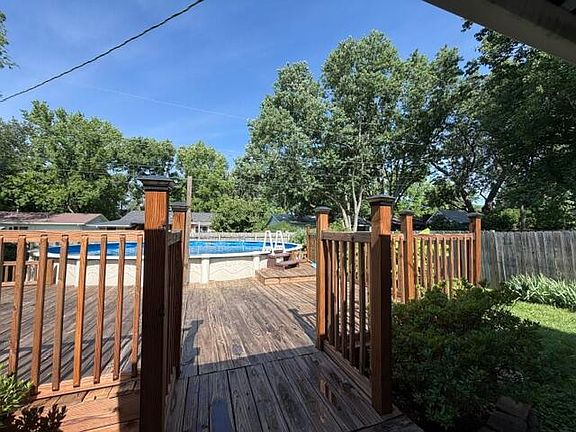 4th image of 2441 S Westwood Avenue