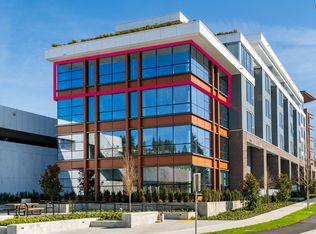 423 6th St #414, West Vancouver, BC