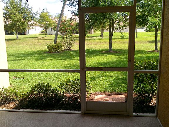 Lanai looking to backyard