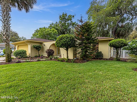3rd image of 905 CYPRESS Avenue
