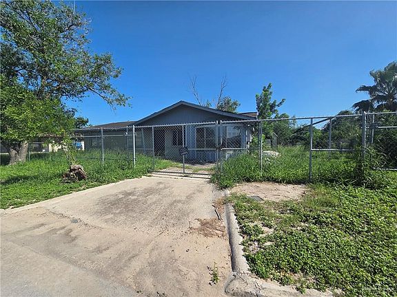 2nd image of 902 E Alberta Rd
