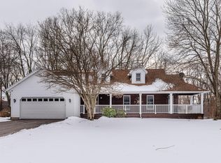 9101 Walnut Grove Dr NE, Rockford, MI 49341