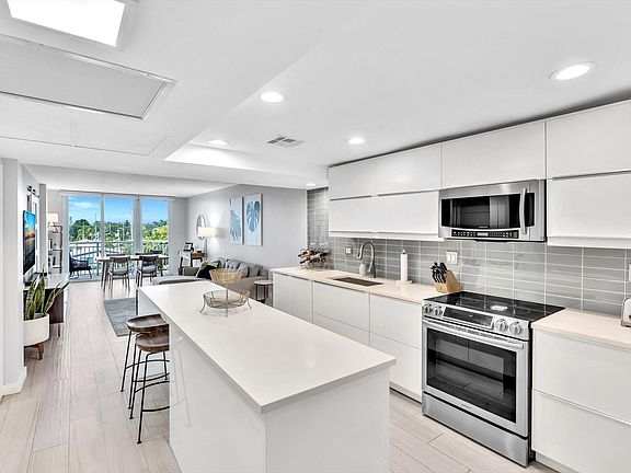 3rd image of 155 Isle Of Venice Drive #501