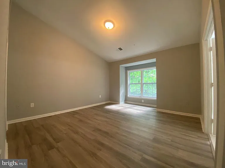 1931 Barrington Ct — Photo 11
